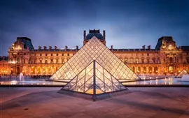 Aperçu fond d'écran Paris, France, le Louvre, ville, lumières, nuit, pyramide