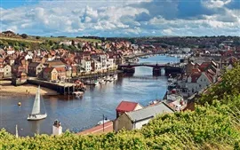 Aperçu fond d'écran North Yorkshire, Angleterre, ville, rivière, pont, maisons, bateaux
