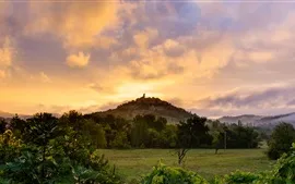 Aperçu fond d'écran France, Midi-Pyrénées, la montagne, les champs, les arbres, les buissons, les nuages, l'aube