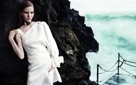 Preview wallpaper Sasha Luss 01