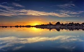 Чичестер Harbour, Западный Сассекс, Англия, дома, вода отражение, закат