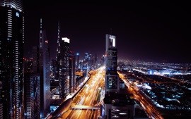 Dubai, Emiratos Árabes Unidos, noche de la ciudad, rascacielos, carretera, luces