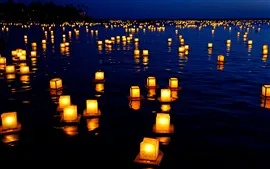 Aperçu fond d'écran Beaucoup de lanternes dans l'eau, la rivière, la nuit